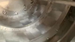비료 결정 분리를 위한 연속 푸셔 원심분리기